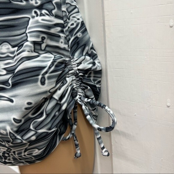 TYR swimsuit tankini top women's 12 black white adjustable straps - Picture 4 of 8